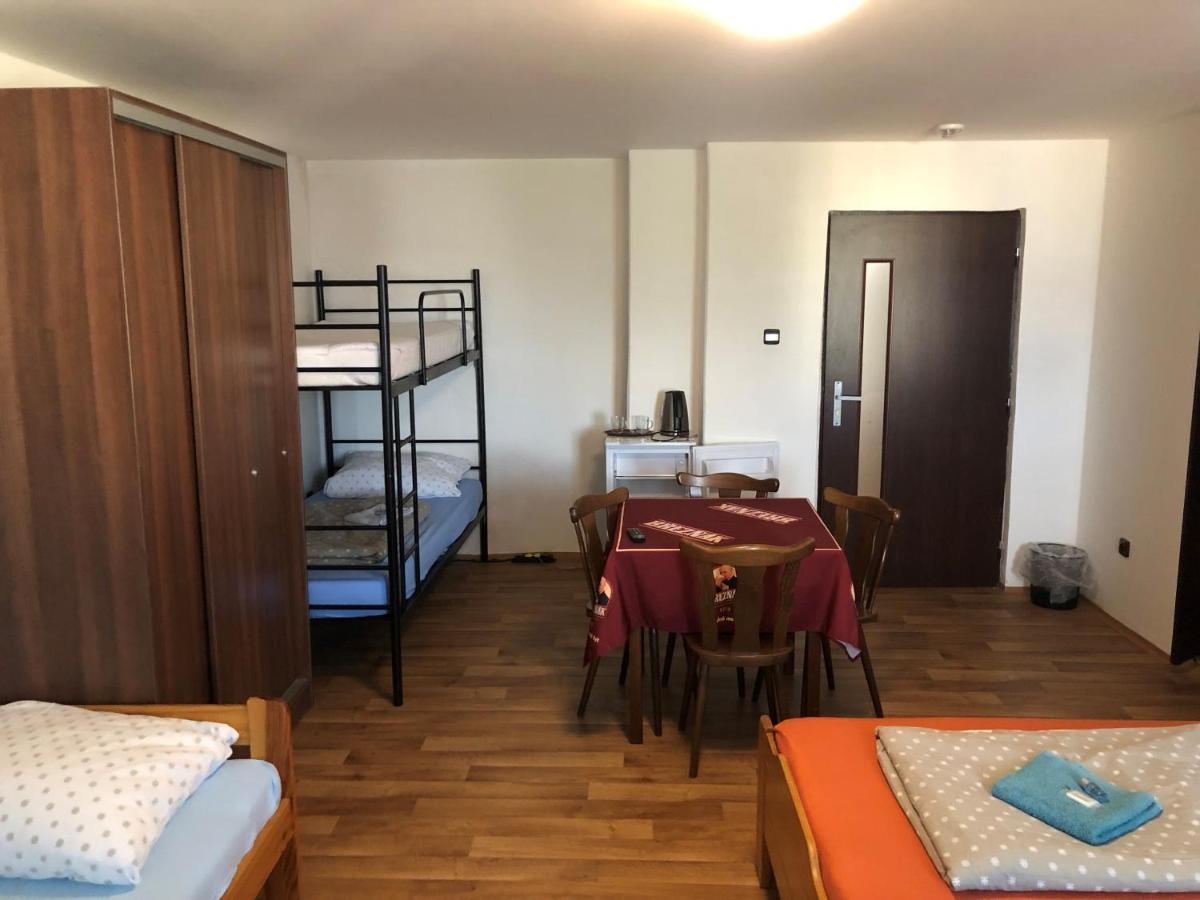 Restaurace U Kostela Hotel Marianske Radcice Eksteriør billede