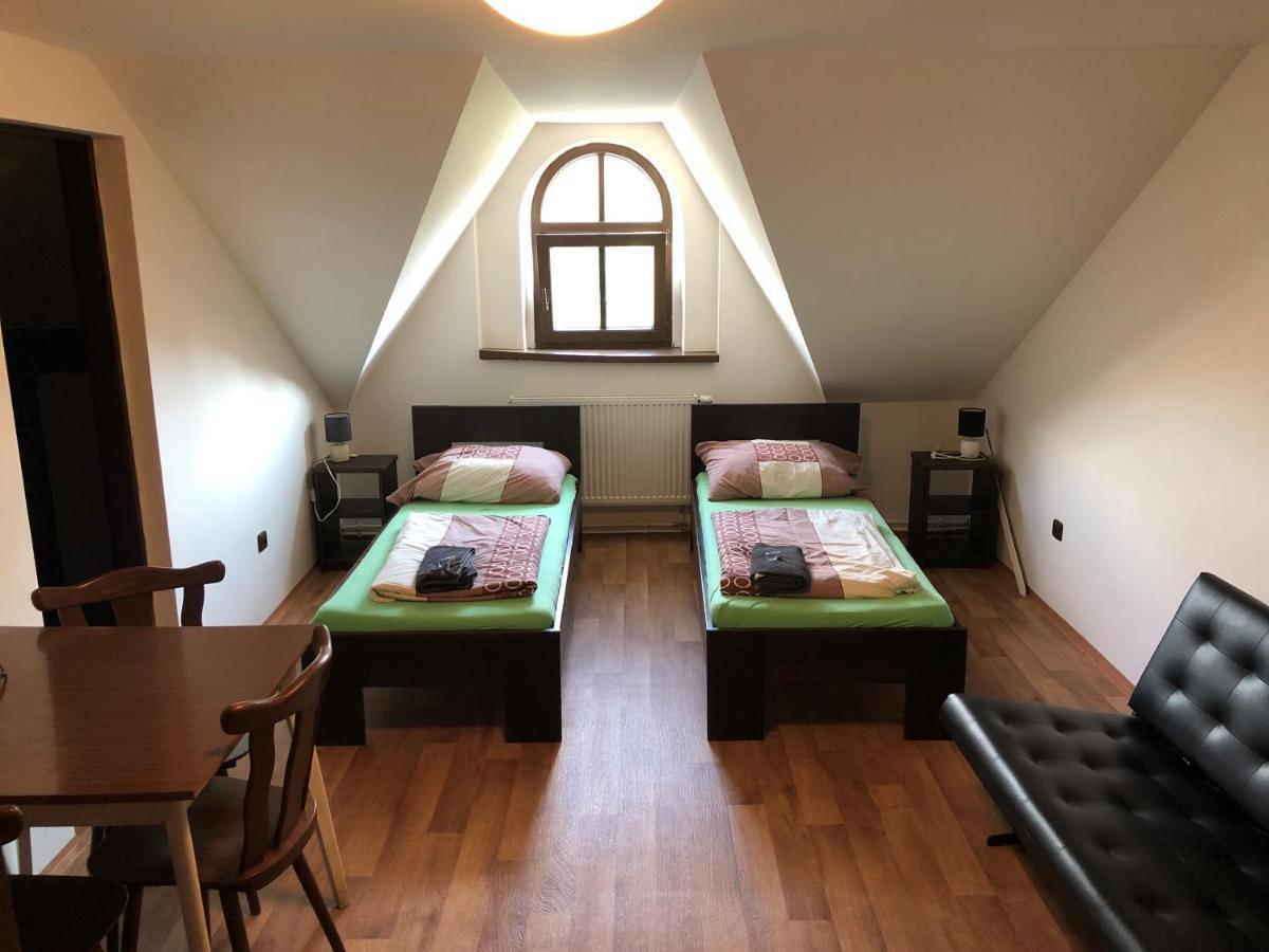 Restaurace U Kostela Hotel Marianske Radcice Eksteriør billede